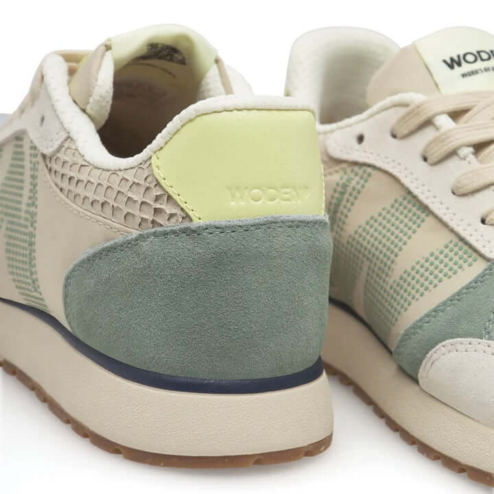 Woden I Ronja Wax multi sneakers met unieke visleerdetails en lichtgewicht schokabsorberende binnenzool.