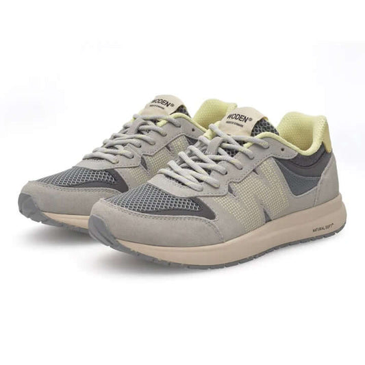 Woden I Rigmor open mesh sneakers in Sea fog grey met ademend mesh en gecertificeerd LWG-suède.