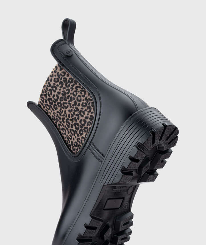 Igor I Trak basic Leo Black waterdichte enkellaarsjes met leopardprint en stevige zool
