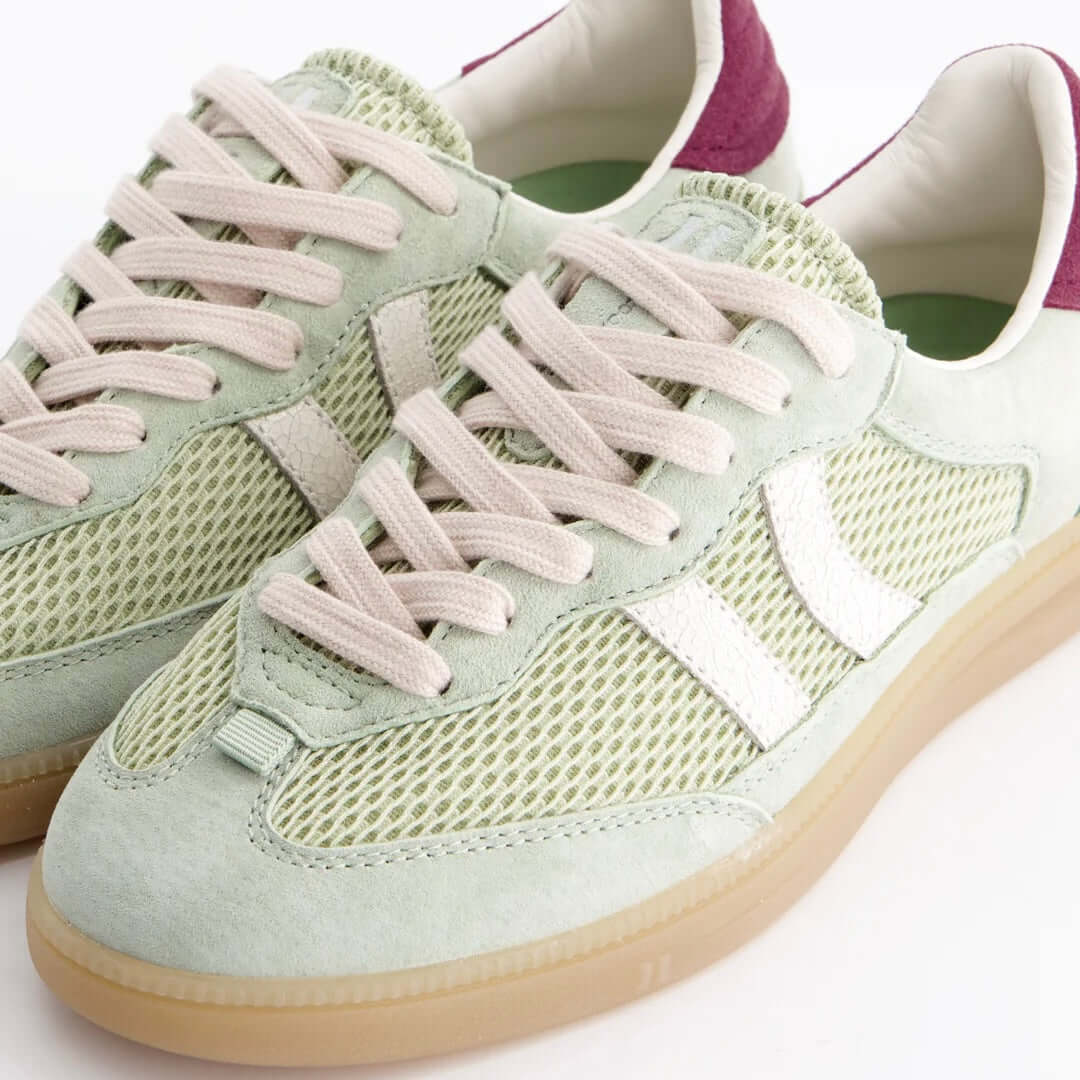 Coolway I Baresi GRS Lux mint sneakers met suède bovenwerk en vetersluiting, retro sportieve uitstraling.