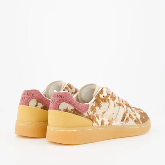 Coolway I Goal Moo Splash sneakers in brown and pink hues, featuring a retro sporty design with leather and suede.