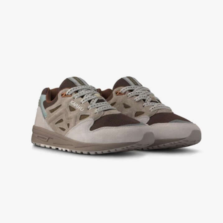 Karhu I Legacy 96 sneakers in white sand and beech with premium suede and mesh design.