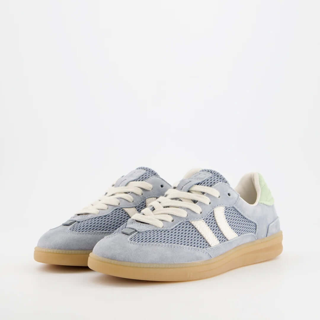 Coolway Baresi BLU Aqua blauwe lage sneaker met retro-sportieve uitstraling en vetersluiting.