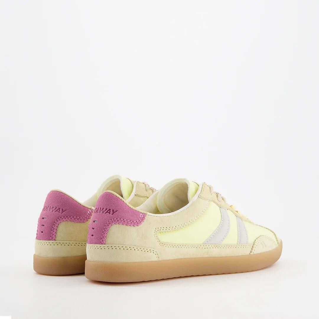 Coolway Kizuna YLW lage sneakers met sportief silhouet en retro-look, comfortabele en stijlvolle sneaker.