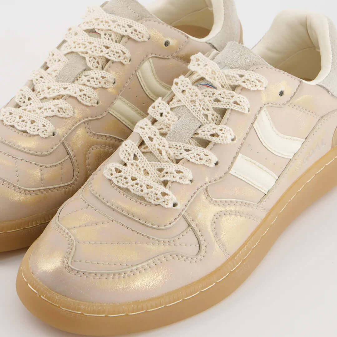 Coolway I Goal SAL Glowstrike sneakers met retro-uitstraling en comfortabele materialen voor dagelijks gebruik.