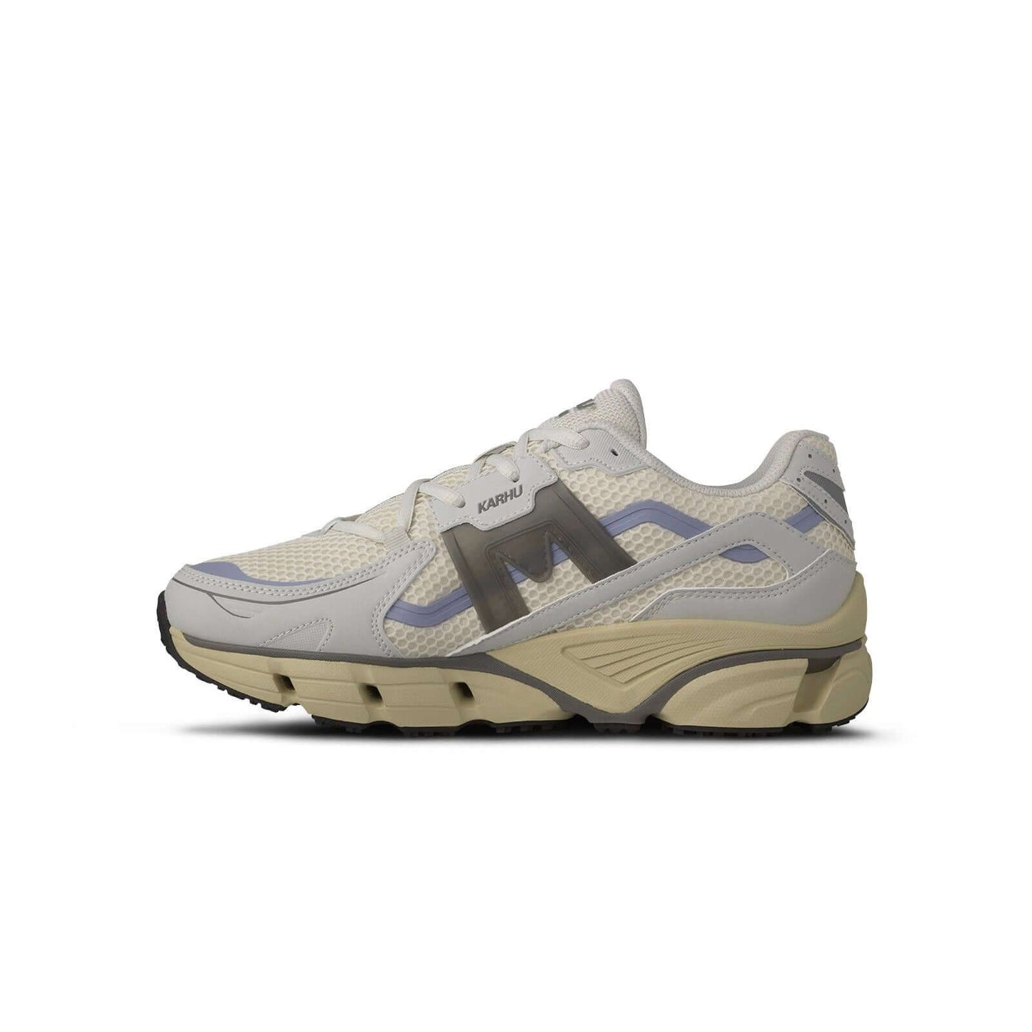 Karhu I Super Fulcrum Foggy dew/Hematite sneaker in beige with mesh upper and innovative design.