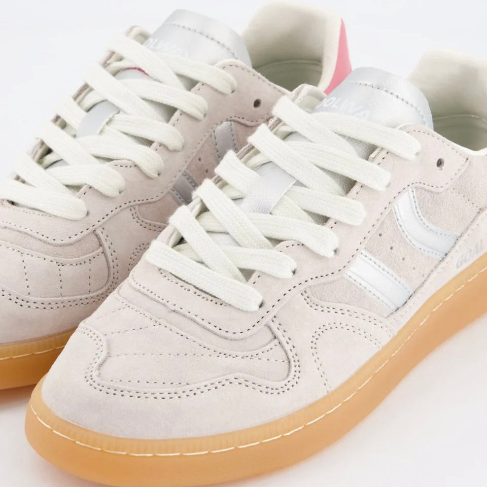 Coolway I Goal ICE Silver sneakers met retro-moderne uitstraling en suède bovenwerk.