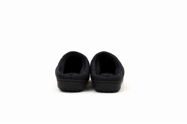Subu I F-Line Black soft and warm slippers with minimalist design viewed from the back.