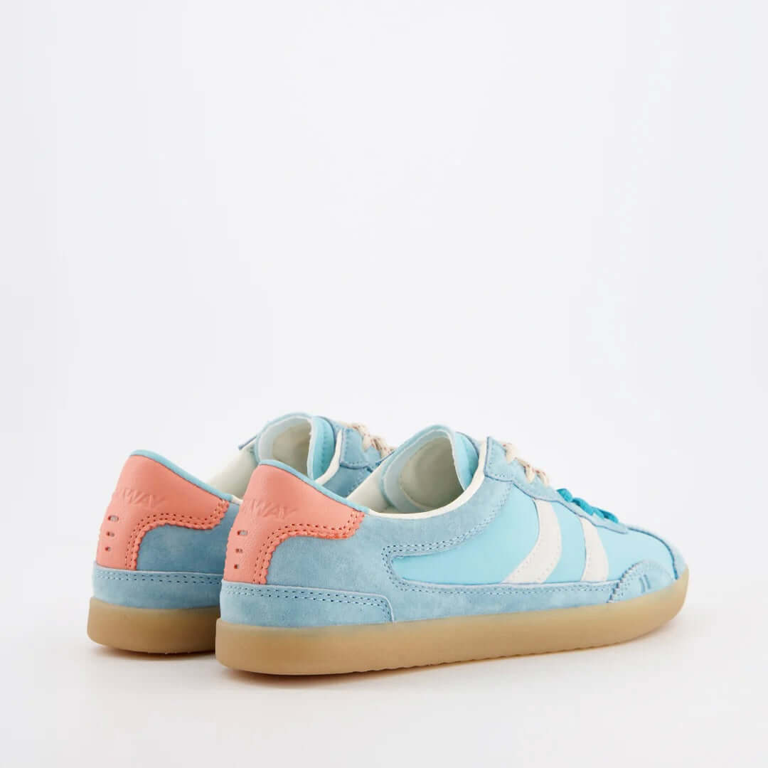 Coolway I Kizuna BBL Ice Blue lage sneakers met sportief silhouet en retro uitstraling.