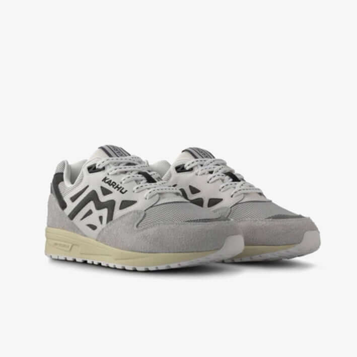 Karhu I Legacy 96 Foggy dew/Turbulence sneaker featuring retro style and modern comfort.