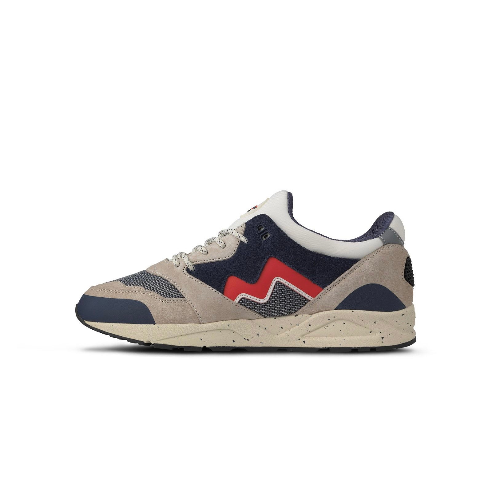 Karhu Aria Silver lining3