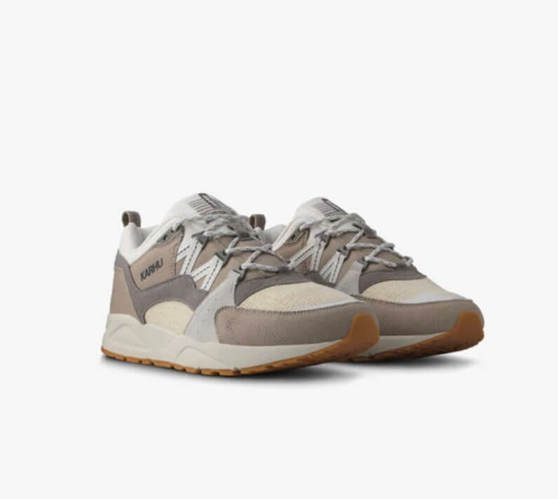 Karhu I Fusion 2.0 Atmosphere/Blanc de Blanc sneakers showcasing retro style and comfort.