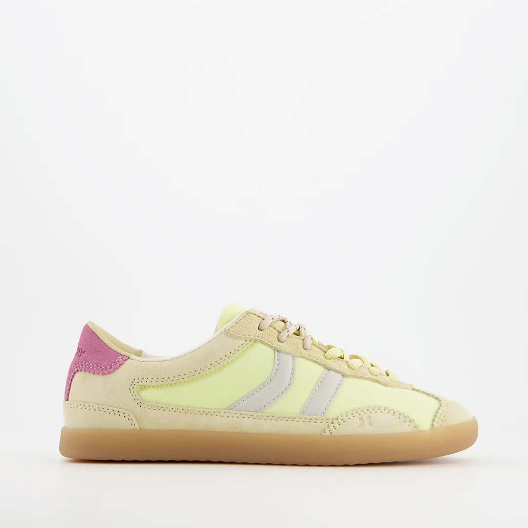 Coolway Kizuna YLW lage sneaker in geel en roze met retro stijl en sportieve uitstraling