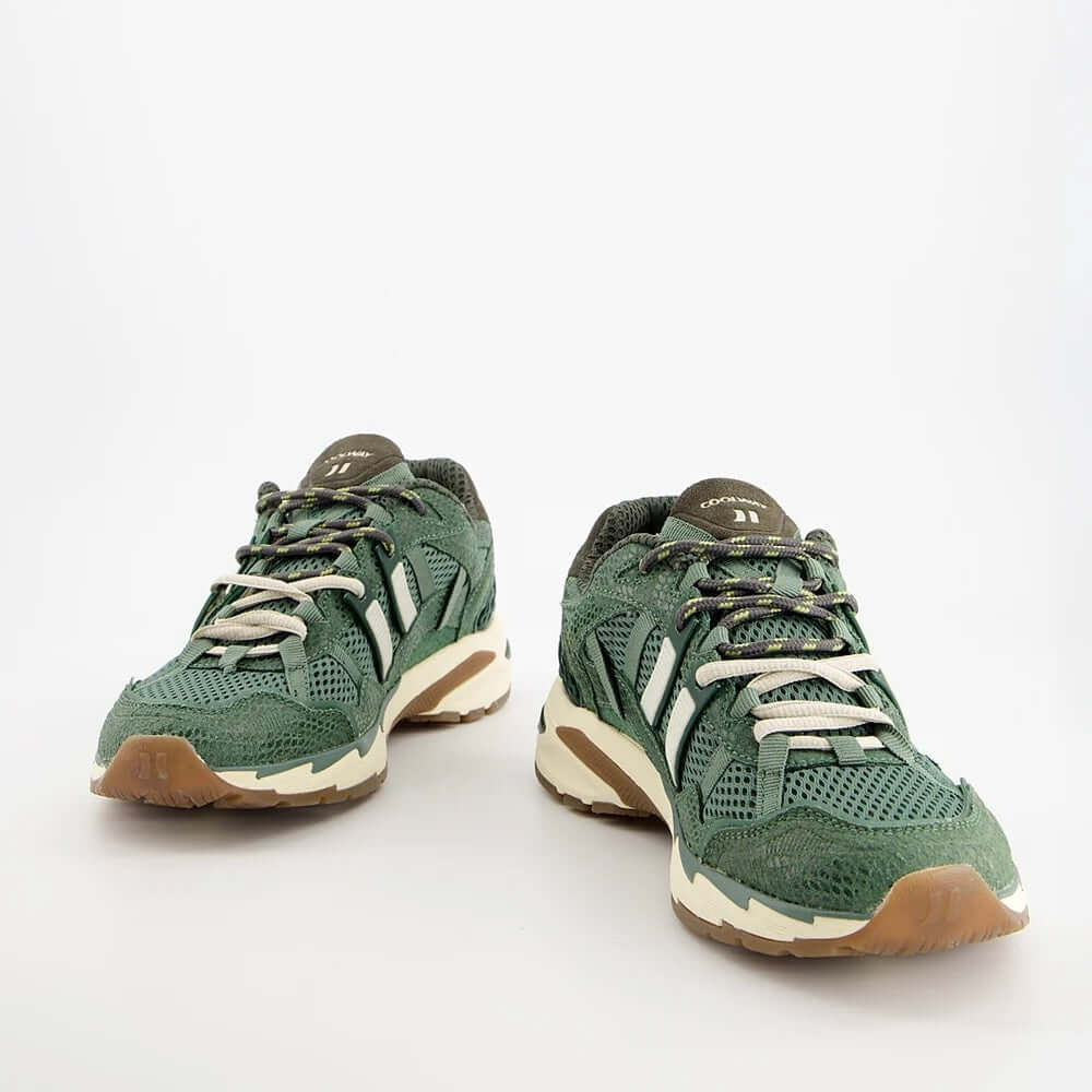 Coolway I 2003 WGR sneakers in green with sporty design and comfortable fit, perfect for casual outfits.