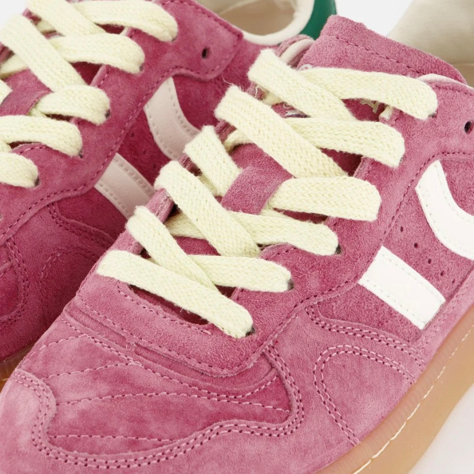Coolway I Goal PNK sneakers in roze met suede bovenwerk en crèmekleurige veters.