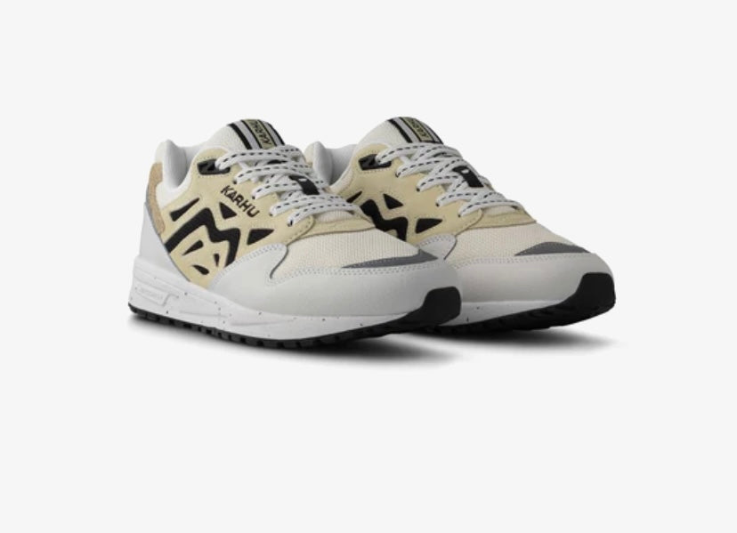 Karhu I Legacy 96 Blanc de blanc/Wood ash
