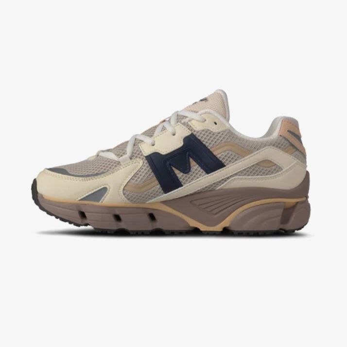 Karhu I Super Fulcrum Solitary star/Naval academy sneakers side view in beige and navy color scheme.